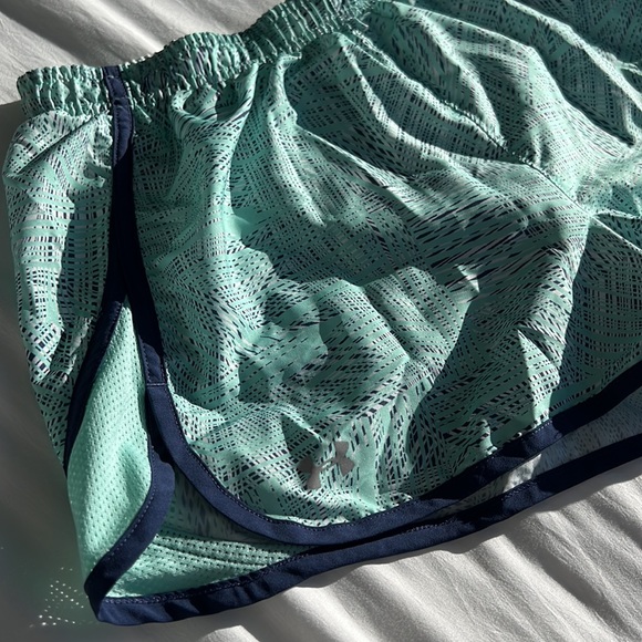 Under Armour Shorts with Lining - teal & navy - Picture 2 of 7